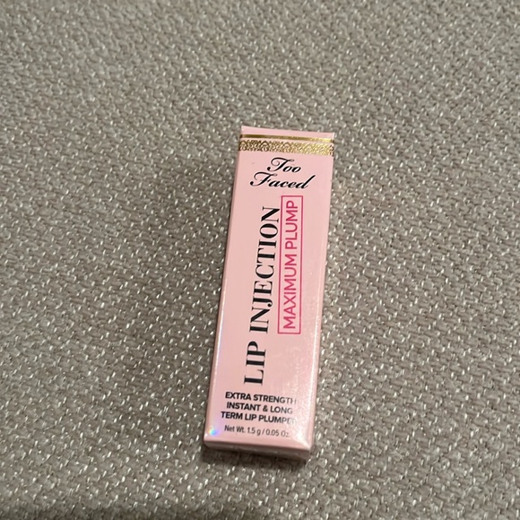 Too Faced Other - Too Faced Lip Injection Maximum Plump Extra-Strength Lip Plumping Gloss